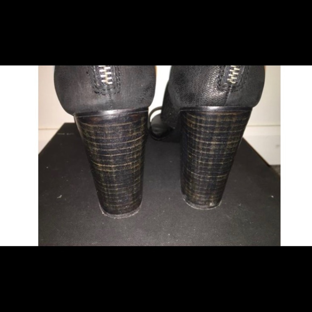 ‼️SOLD‼️ Steven Sienna Triple-Banded Sandal - Picture 8 of 8